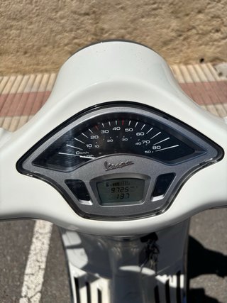 Vespa 49cc Scooter Automática Blanca