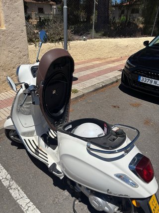 Vespa 49cc Scooter Automática Blanca