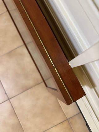 Armadietto in legno e vetro