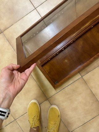 Armadietto in legno e vetro