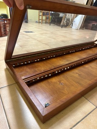 Armadietto in legno e vetro