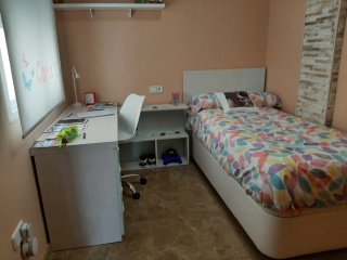 Se alquila/vende piso en Oliva.