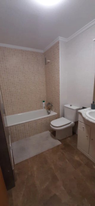 Se alquila/vende piso en Oliva.
