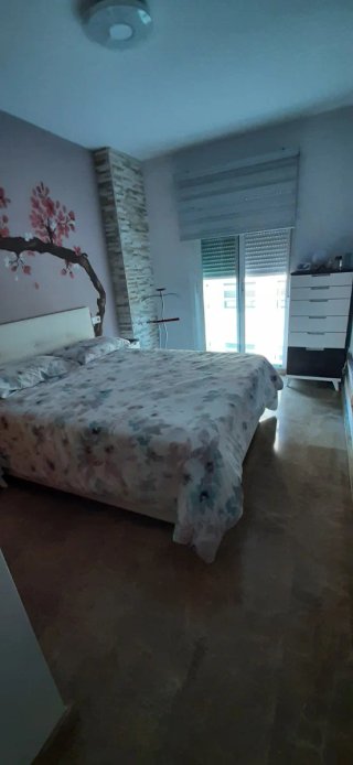 Se alquila/vende piso en Oliva.