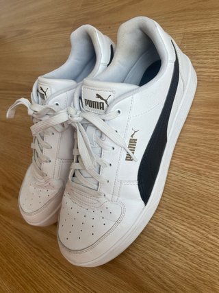 Zapatillas Puma Blancas y Negras