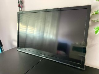 TV Samsung 40 Plata/Negro