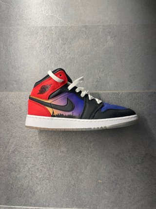 Jordan 1 Mid skyline