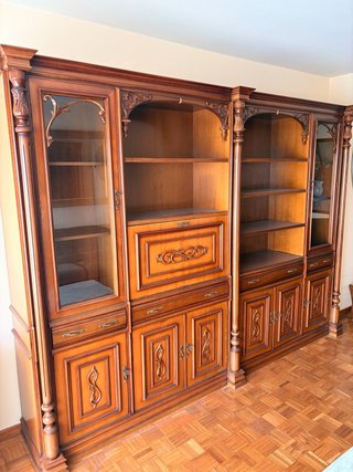 Mueble de salón madera maciza con vitrina
