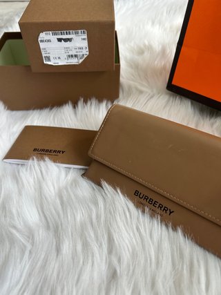 Gafas de sol Burberry negras Como Nuevas