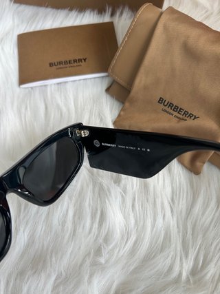 Gafas de sol Burberry negras Como Nuevas