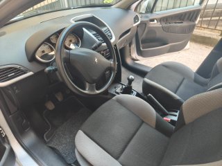 Peugeot 207 2006