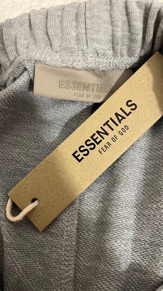 Pantalones cortos ESSENTIALS FEAR OF GOD grises