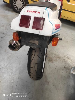 Honda VFR400 NC30 1990