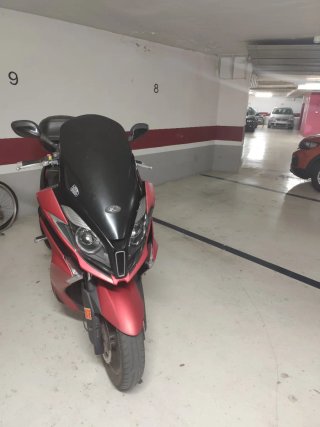 Kymco Superdink 125cc Maxi Scooter Muy cuidada