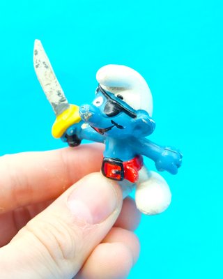 Figura PVC Pitufo Pirata Knockoff