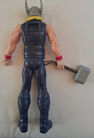 Figura Thor Marvel Hasbro 30cm con Martillo