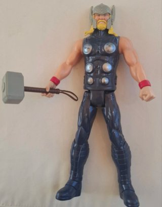 Figura Thor Marvel Hasbro 30cm con Martillo