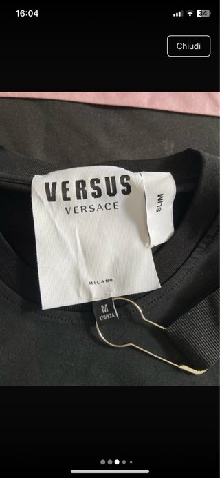 T-shirt Versus Versace Ufo Nero. Tributo Donatella