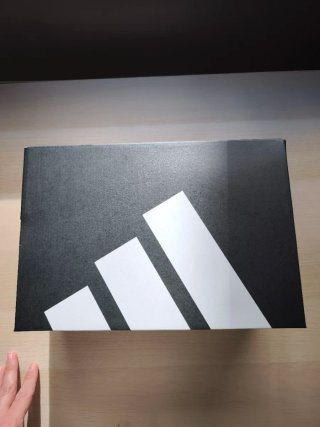Adidas Barreda Decode Talla 45 Negro y Blanco.