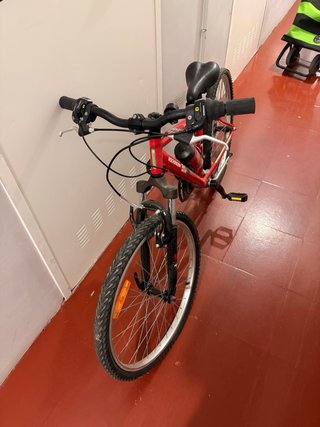 Bicicleta infantile Rockrider 5.1 rossa con borraccia