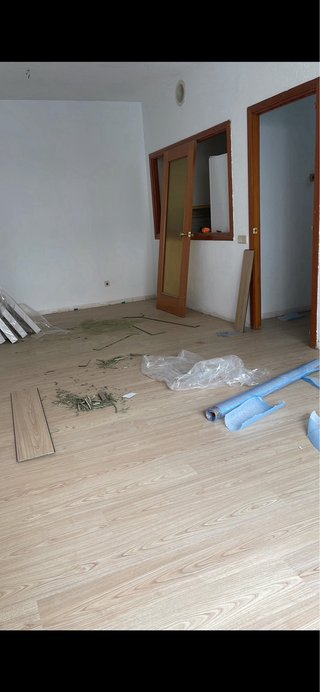 Servicios de pintura y tarimas, rodapiés