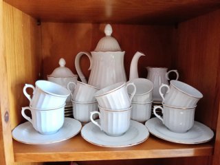Juego completo de café porcelana blanca y oro