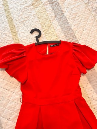 Mono fiesta Zara rojo talla M