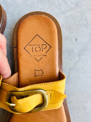 Sandalias Top3 Piel Mostaza Hebillas