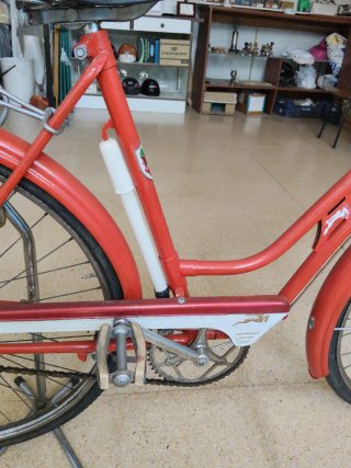 Bicicleta Clásica Frenos de Varillas Roja