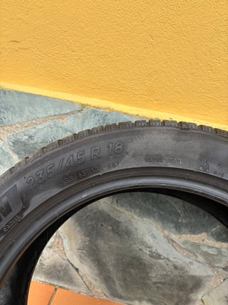 Michelin CrossClimate 2 unidades 235/45 R18