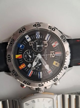 Dos relojes Nautica