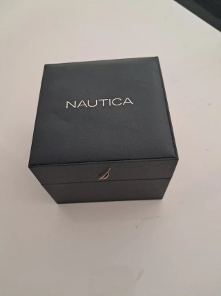 Dos relojes Nautica