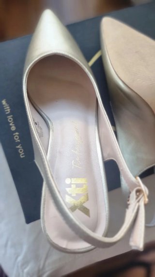 Zapatos de fiesta dorados tacón fino