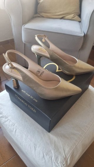 Zapatos de fiesta dorados tacón fino