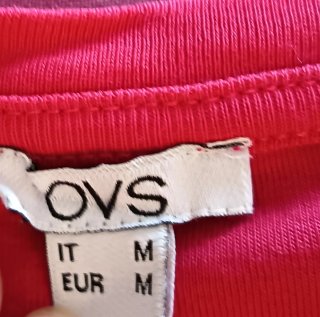 T-shirt rosso con pizzo