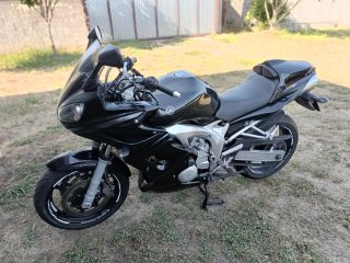 Yamaha FZ6 Negra carenado sport completo de origen