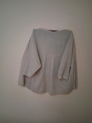 Ropa de señora: blusa floral y rayas