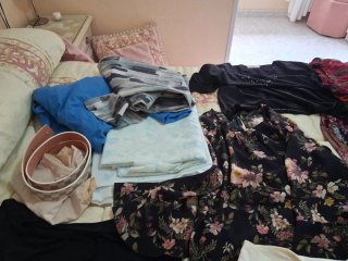 Ropa de señora: blusa floral y rayas