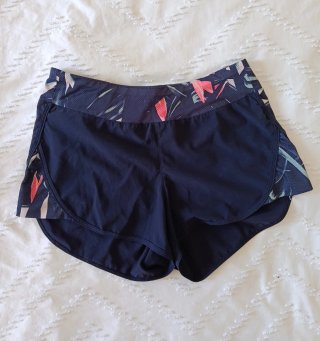 Conjunto deportivo top y shorts marca decathlon XS