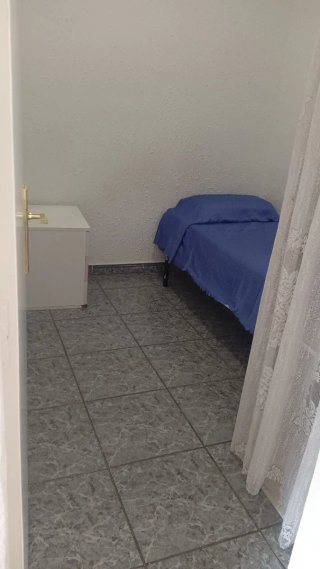 SE ALQUILA UNA HABITACIÓN EN MOLLET SANTA ROSA