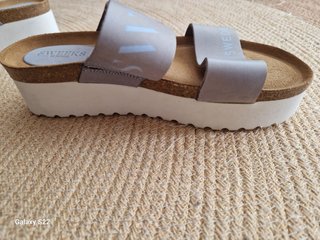 Sandalias Sweeks Beige/Plata Talla 37