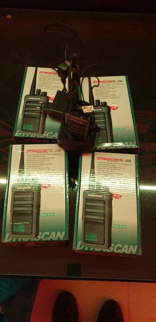 4 Walkie Talkies Dynascan RL-300 UHF