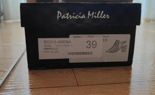 Sandalias de tacón beige y marrón
