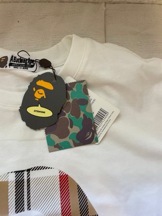 Camiseta BAPE x Burberry Multicolor Blanca