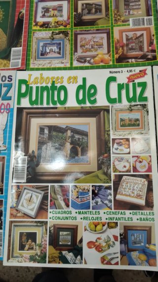 Punto de cruz , seis cuadernillos variados ,