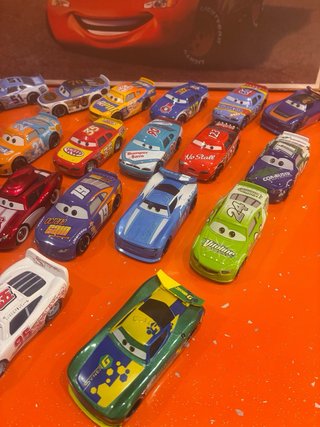 Coches de metal de la película Cars nuevos