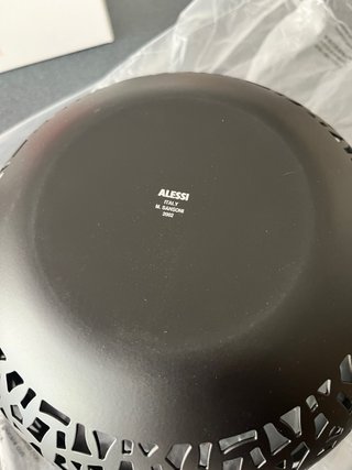 Fruttiera Alessi in metallo traforato
