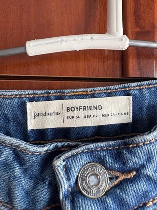 Pantalón vaquero boyfriend desgarrado