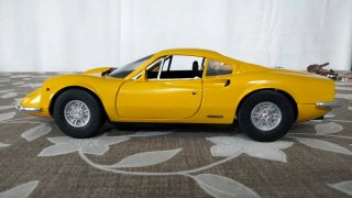 Ferrari Dino 1:18 Giallo
