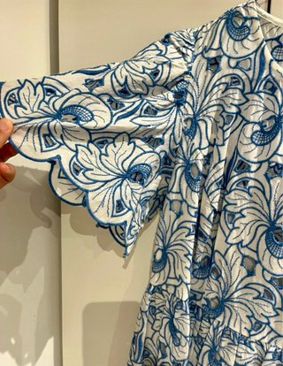 Vestido Pedro del Hierro azul blanco con etiqueta